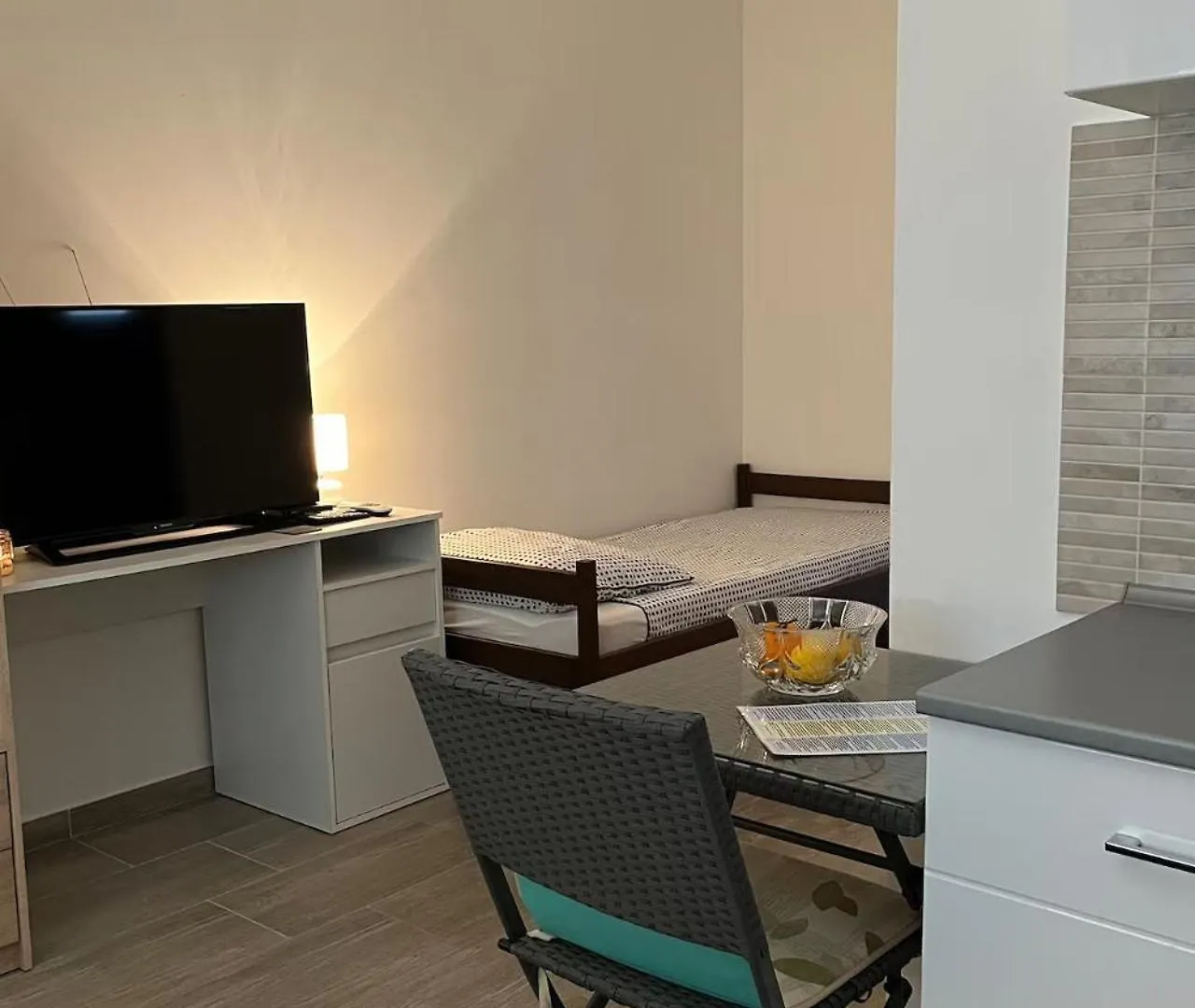 Apartments With Parking Spaces Zadar - 24593
