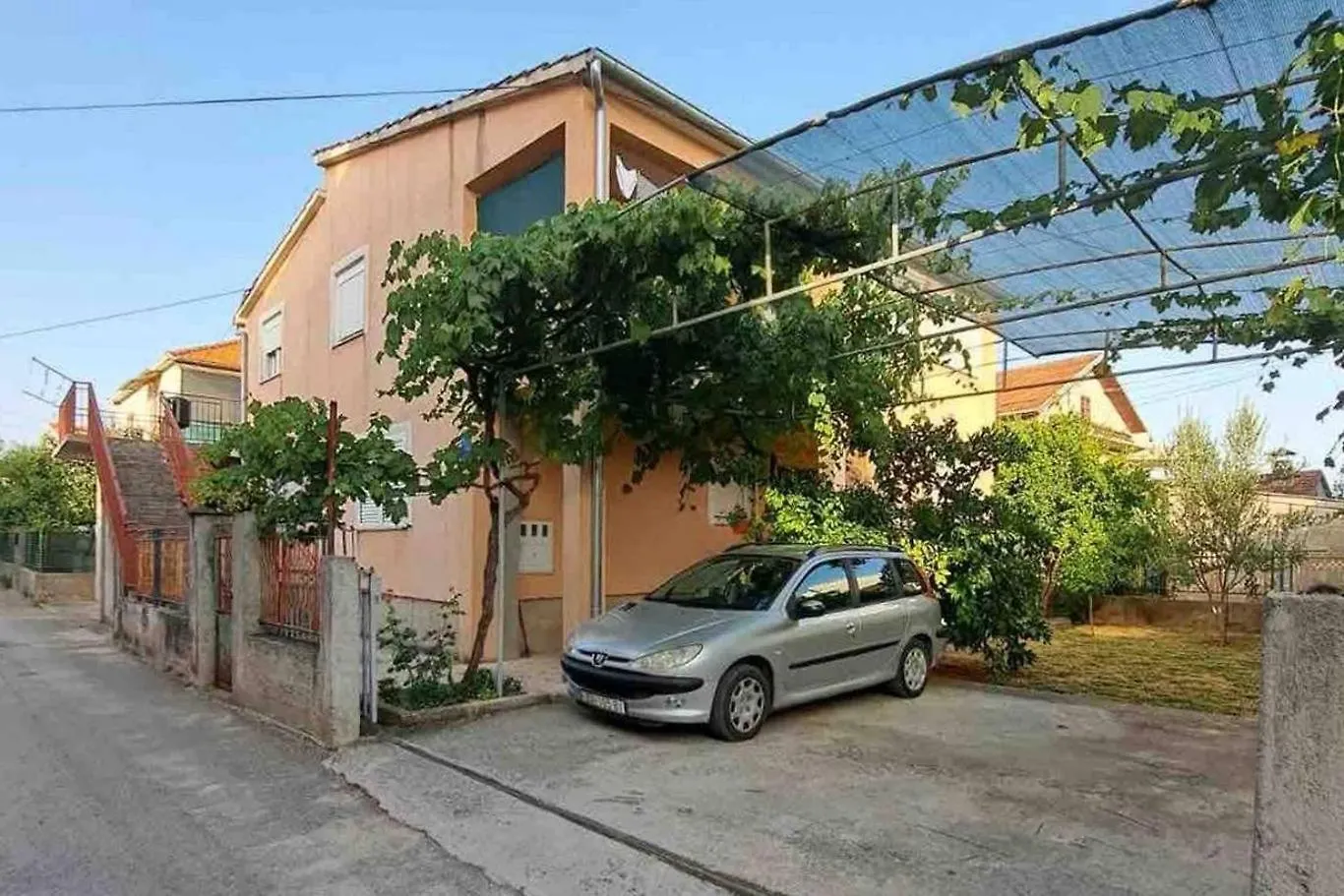 Apartments With Parking Spaces Zadar - 24593
